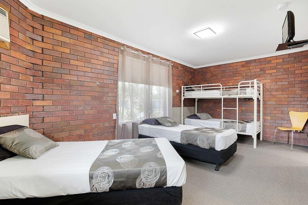 Blue Shades Motel Maryborough Exterior photo
